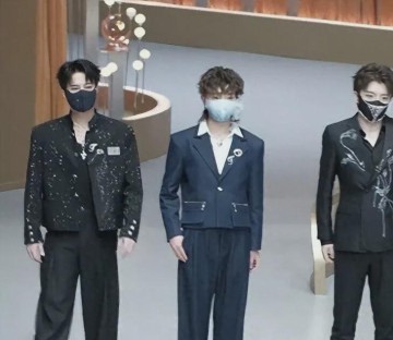 欧冠-抖音盛典成“祛魅现场”！网红集体见光死，网友：名字和脸对不上