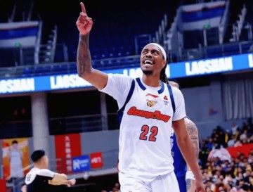 欧冠-麦考尔出战43分钟，投篮27中13狂砍43分3篮板3助攻2抢断